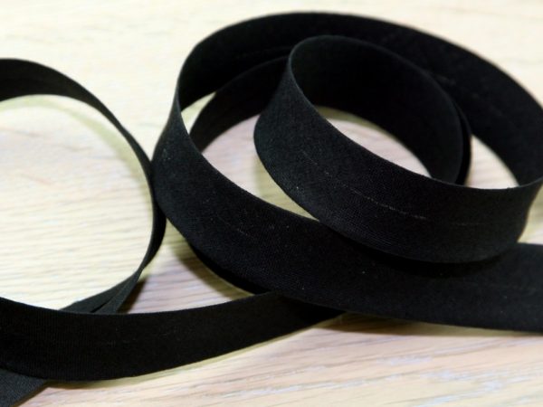 Banda bias din bumbac, neagra, 24/12 mm