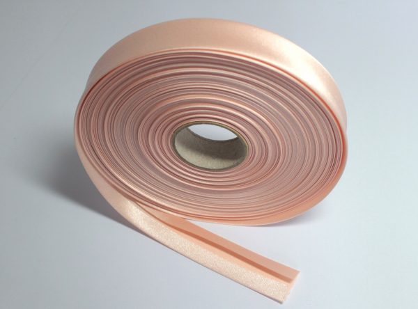 Banda bias Duchesse, piersica deschisa, 40/20 mm