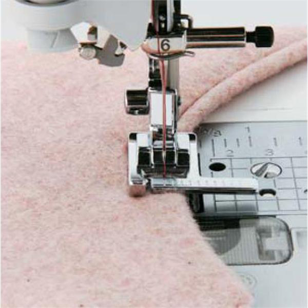 Piciorus pentru cusaturi paralele Brother F035N