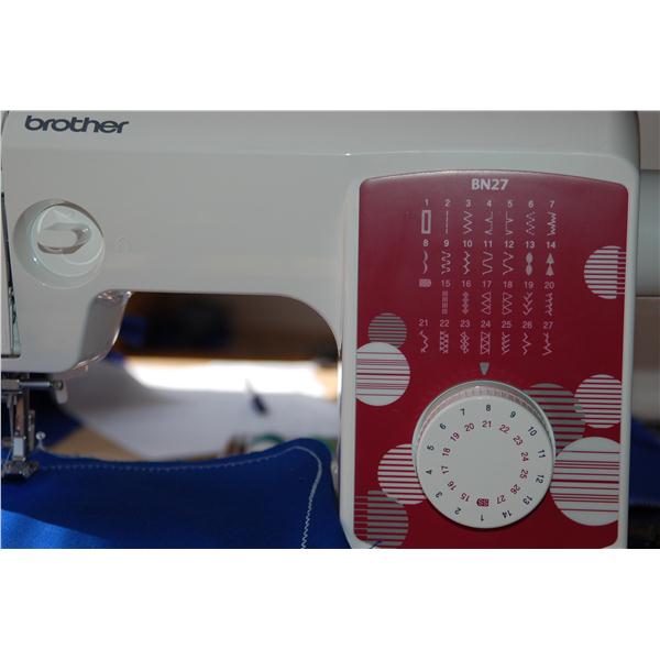 Masina de cusut electro-mecanica Brother BN27 / RH127