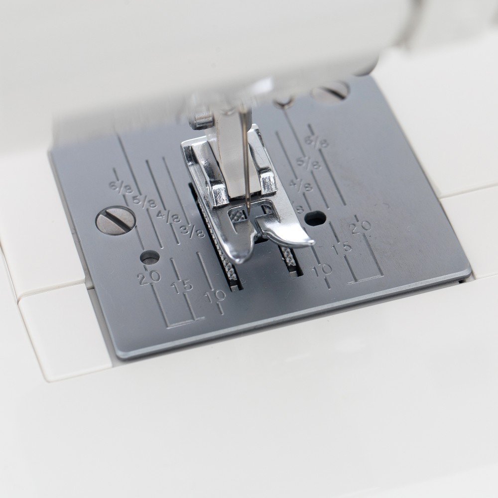 Masina de cusut electromecanica JANOME 234, 12 Programe, 860 Imp/Min, 60W, Alb