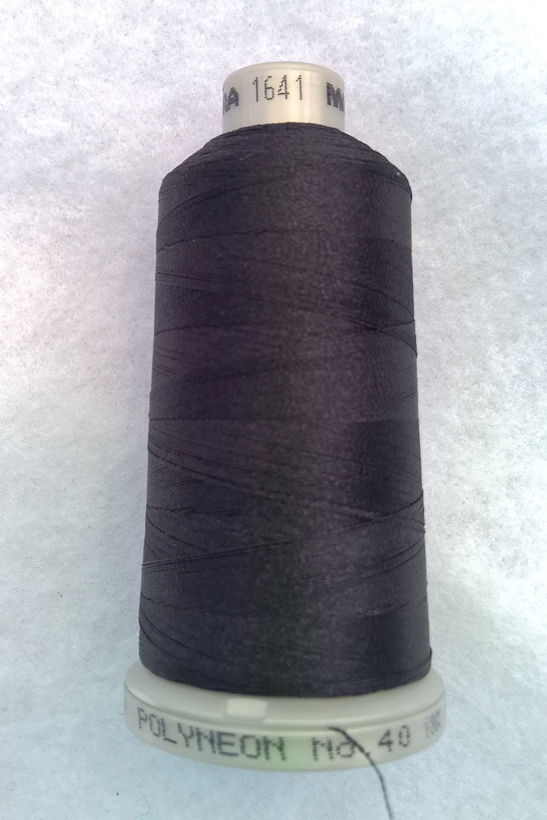 Ata de brodat polyneon Obsidian, finetea 40, con 1000 metri