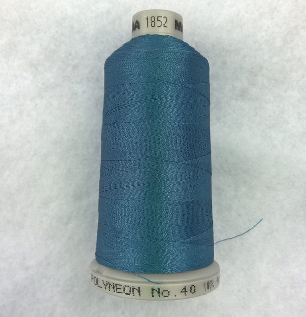 Ata de brodat polyneon Cobalt, finetea 40, con 1000 metri