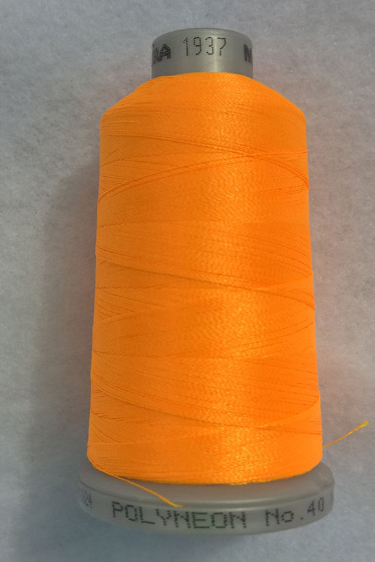 Ata de brodat polyneon Neon Tangerine, finetea 40, con 1000 metri