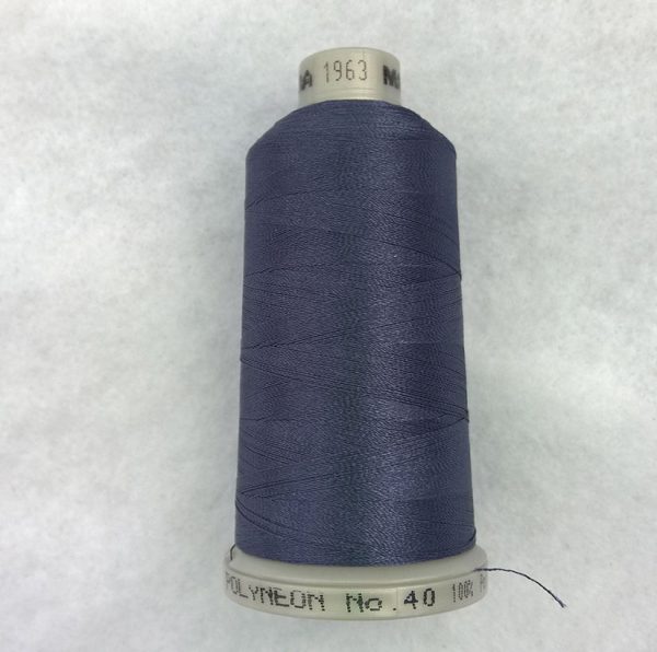 Ata de brodat polyneon Dusty Plum, finetea 40, con 1000 metri