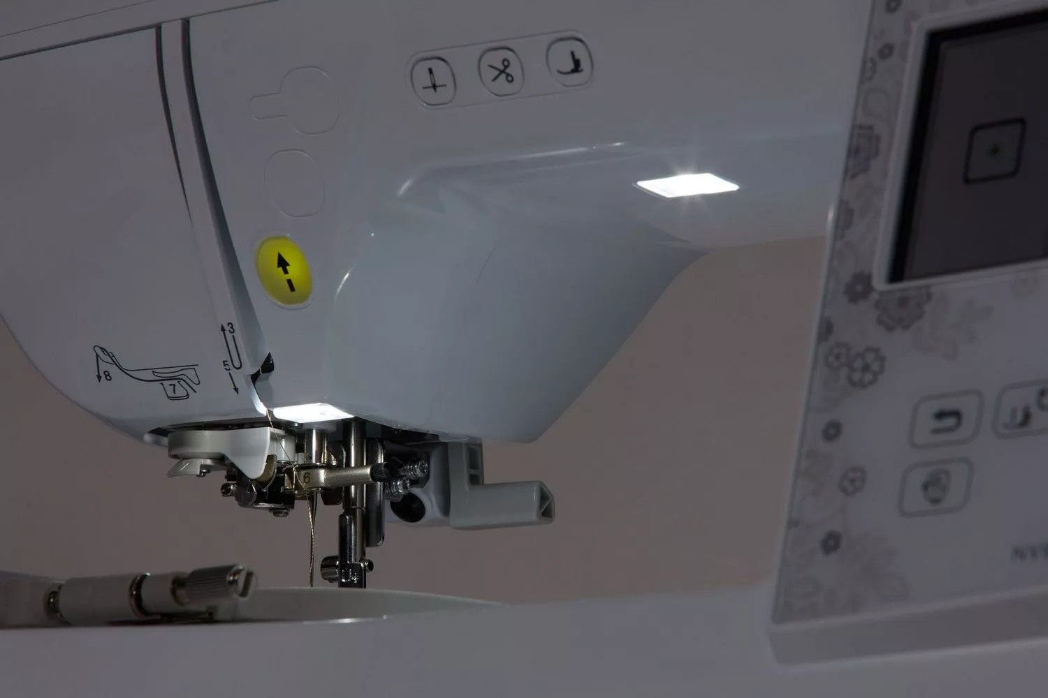 Masina de brodat Brother Innov-is 880E