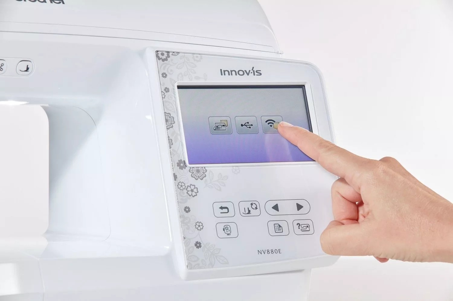 Masina de brodat Brother Innov-is 880E